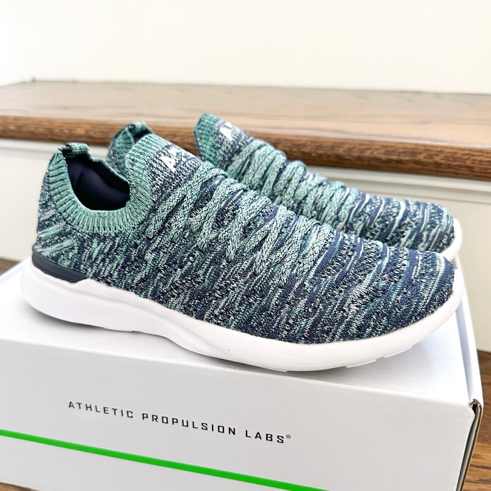 APL TechLoom Breeze Women’s Size 6 – Green Knit Slip-On Running Sneakers – New